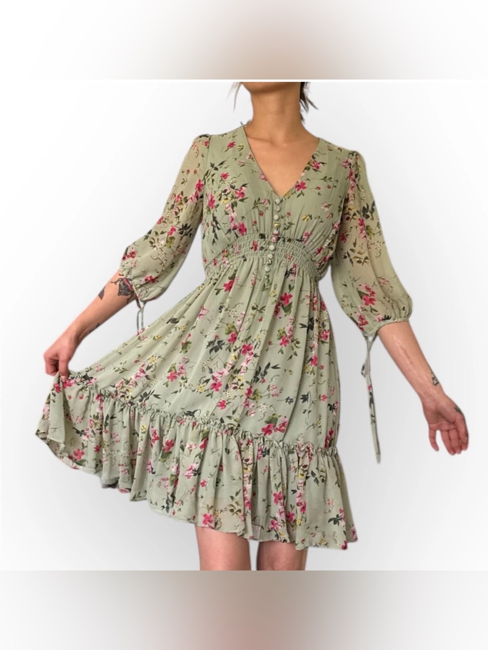 NWT Taylor Floral Smocked Dress, Size 6